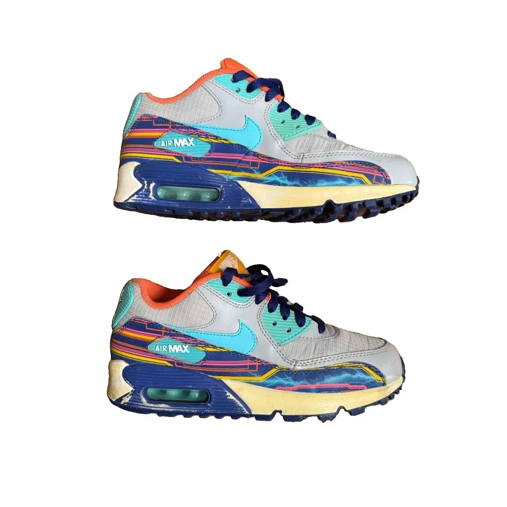 Nike AirMax 90 Premium Sneakers Grey Clearwater Youth Size 5Y 724882-001 Flaw